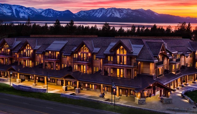 3br Luxury Â steps To Heavenly Gondola & Village 3 Bedroom Condo by RedAwning