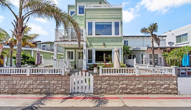 4 Bed 3.5Bath South Mission Beach Family Vacation Home, 818Capistrano in San Diego