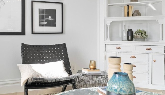 4 Bedroom Apartment L-557643 by Houzlet