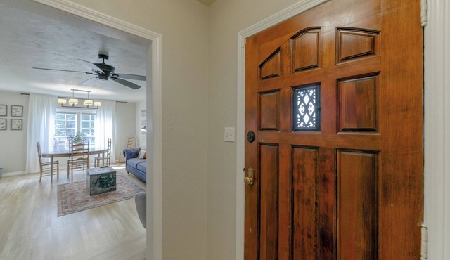 4-bedroom house in the beautiful Redding Garden Tract, near downtown