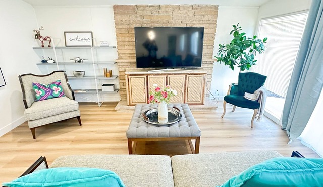 4-bedroom pool & game room bungalow in Ikea Covina