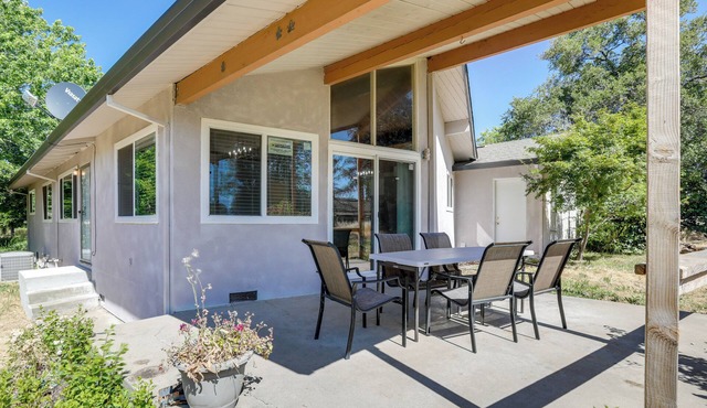 4 Mi to Folsom Lake: Modern Home w/Patio!