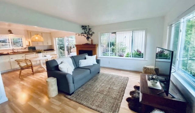 🌿5.0 Rating🌿 Sunny, spacious cozy retreat + firepit. World-class trails!
