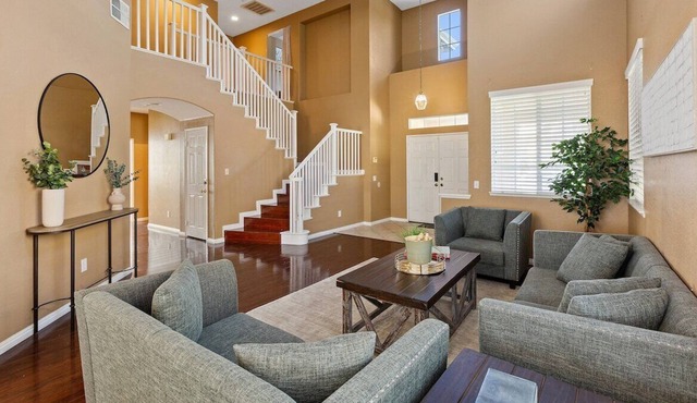 5BR/3BA | Queen Beds | Family Home in Riverside
