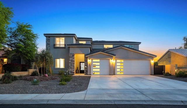 6 BDR Modern Home w/River & Beach Access!
