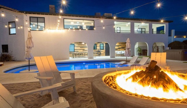 8BR/9BA Desert Oasis: Pool, Sand Beach & Game Barn