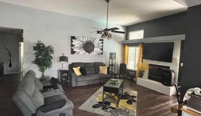 Active 2-Bedroom House