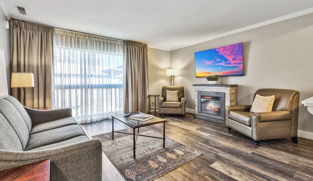 Affordability Meets Comfort! 3 Comfortable Units, Pets Allowed, Free Breakfast