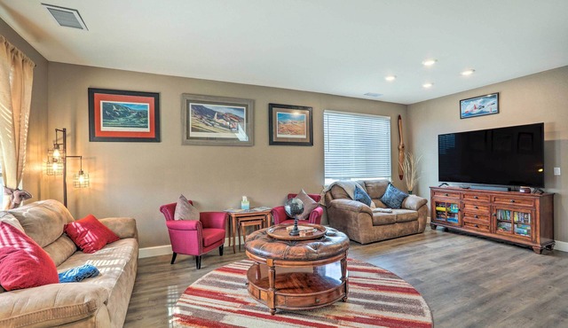 Air Racing Decor, Hot Tub: Sparks Home!