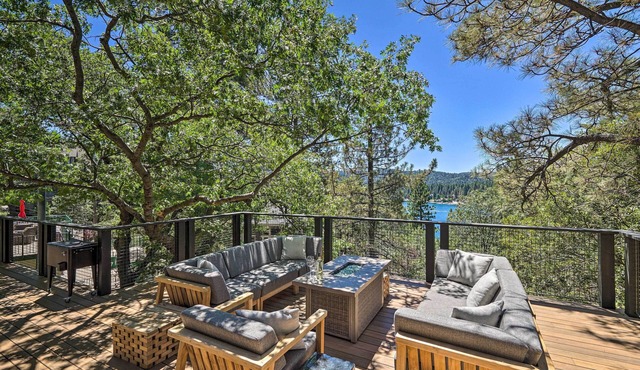 Airy Alpine Getaway w/Lake Arrowhead Views!