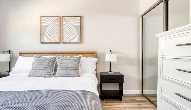 Airy El Segundo 2BR w/Lounge, Courtyard & W/D, near LAX, by Blueground