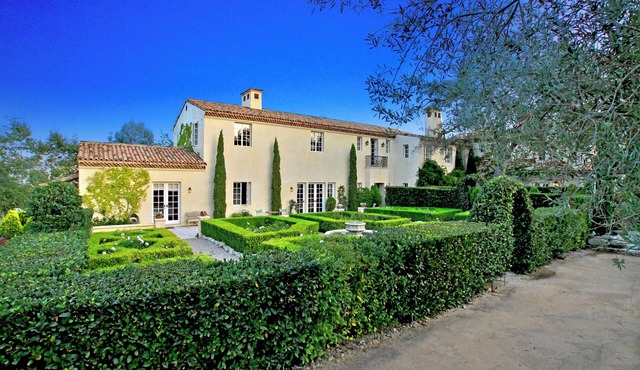Aix-en-Provence style French chateau with pool and gardens