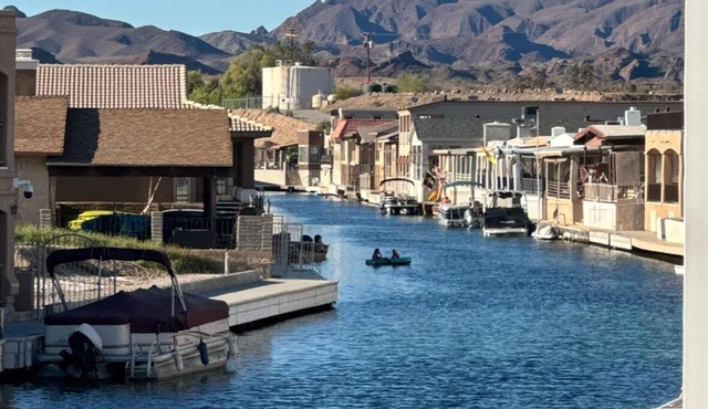 Amazing River House in the Moovalya Keys, Parker AZ