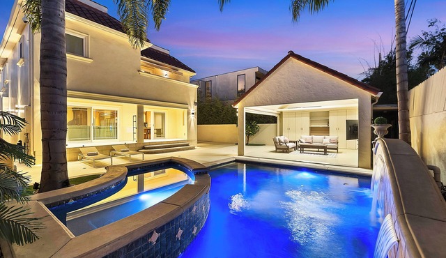 Amazing Villa In Best Location Pool jacuzzi Center Walking Distance To Resturant