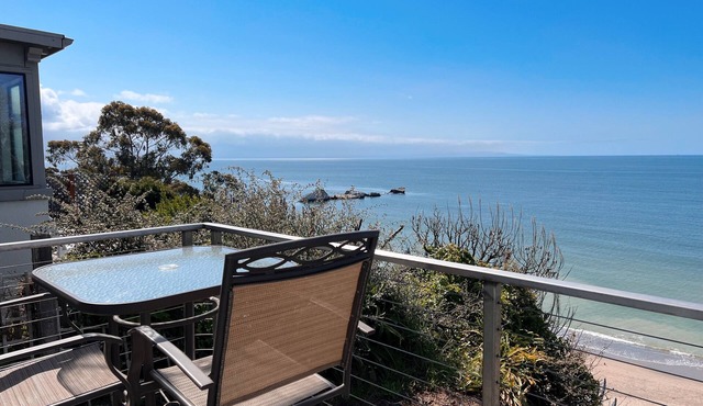 Aptos-Santa Cruz~Ocean Front Beach House