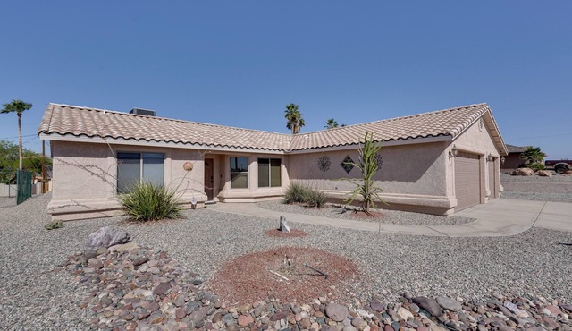 Arizona Retreat w/Casita ~ 2 Mi to Lake Havasu