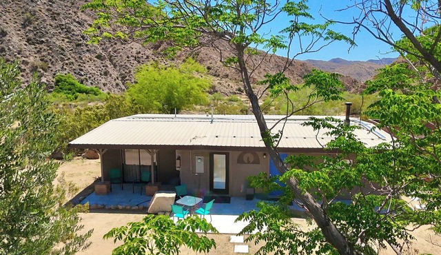 Artemis Cottage-Spacious Desert Retreat at 25 acres gated private Hidden Passage in Morongo Valley
