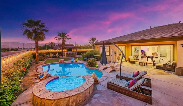 At Colossus/Game Room/Pool/Spa/HUGE LOT