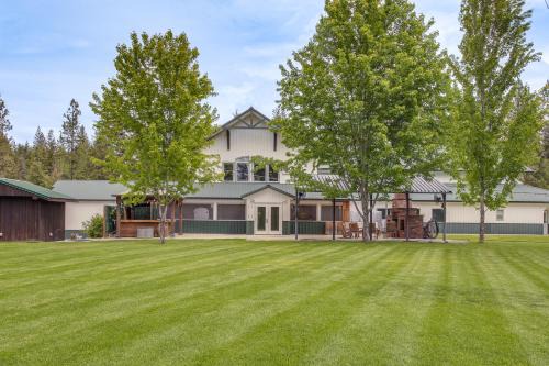 Athol Retreat House Reunion Haven on 140 Acres in Athol