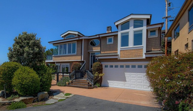 Awesome House, Awesome Views