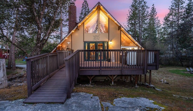 Bass Lake Chalet- A frame with hot tub/firepit
