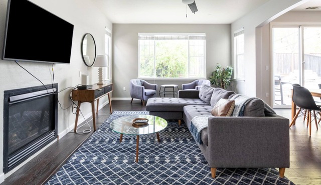 Beautiful 4BR House in San Ramon w/ Office