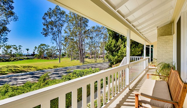 Beautiful beach cottage w/ocean views, yard+outdoor living