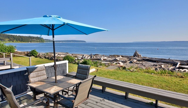 Beautiful, custom 4 bedroom beachfront home on Sunlight Beach, Useless Bay. in Clinton