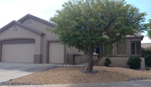 Beautiful Gated, 3 bed 2 bath! Golf 45 holes, Tennis, Pickleball & more!