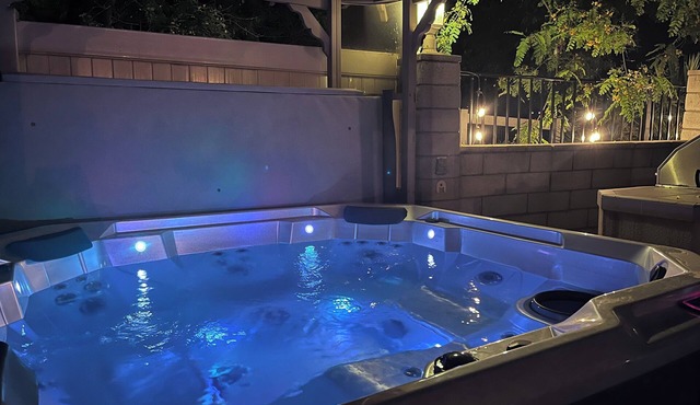 Beautiful Gem in Heart of Wine Country 4Bd/3Ba with Pool and Hot Tub