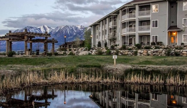 Beautiful One Bedroom Suite at Holiday Inn David Walley's Resort. Amazing Views!
