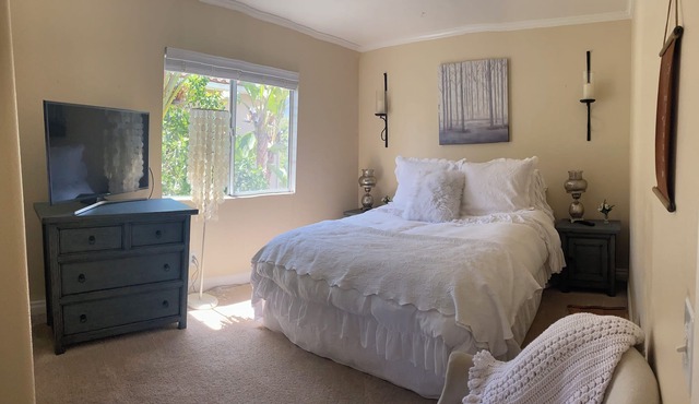 Beautiful, Peaceful, Room in Newbury Park Home in Gated Community