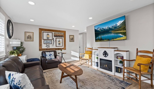 Berthoud Basecamp | Private Hot Tub & Backyard Oasis in Berthoud