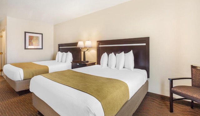 Best Western Luxury Inn