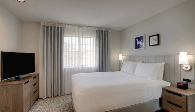 Better Choice for your Vacation! THREE Relaxing 2BR Suites, Swimming Pool!