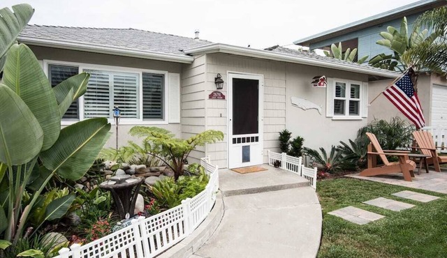 Betty's Beach Bungalow! STR16-0438