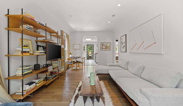 Beverly Grove 2BR Home | Grill + Garden | C&C