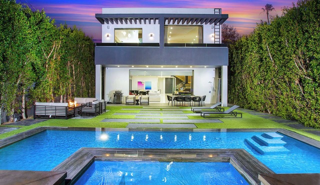 Beverly Grove Villa #M with Pool
