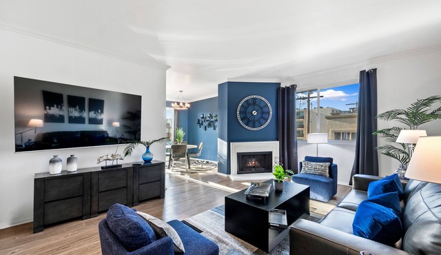 Beverly Hills Oasis 2 BR w/Pool