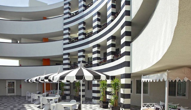 Beverly Hills Stay | 1 Unit | Near Robertson Blvd Shopping