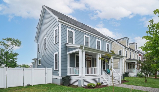 Big, Beautiful & Beachside Bliss - Sleeps 10! in Hampton