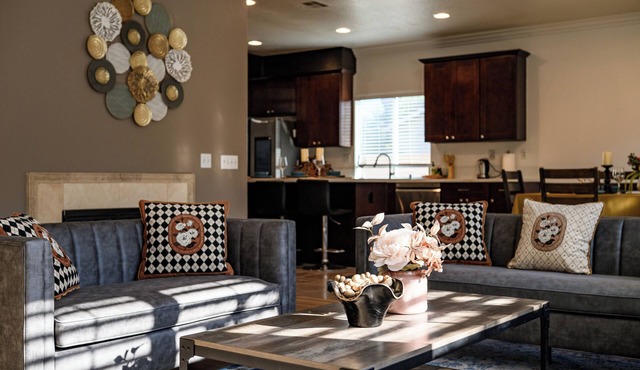 Big&Bright Home near Airport/6BR4BA/10Beds/Quiet