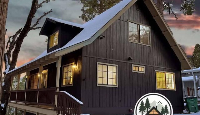Black Cedar Retreat – Cozy Mountain Getaway