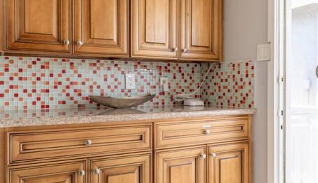 Blissful Hideaway BBQ Pet-friendly: 3BR/2BA Coastal Gem with Full Kitchen& Parking