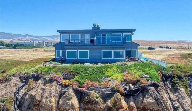 Blue Haven-Oceanfront Stay Near Cambria & Beaches