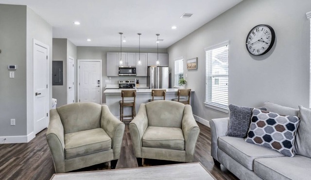 Blue Ivory: Central Haven in Kemah