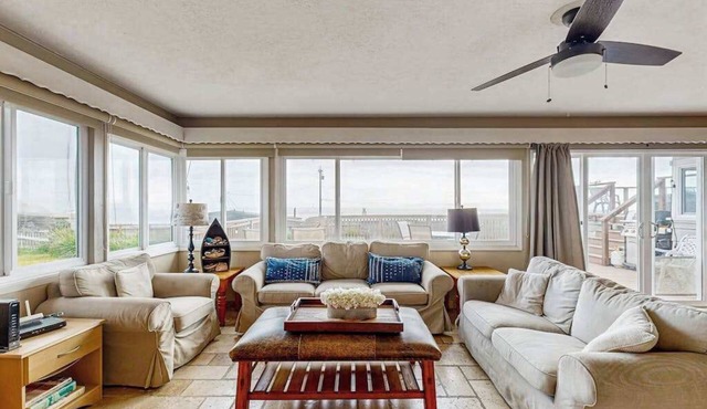 Bodega Bay Dog-Friendly Oceanview Cottage with Hot Tub