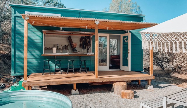 Boutique Tiny house Yosemite National Park & Bass lake w/outdoor clawfoot tub