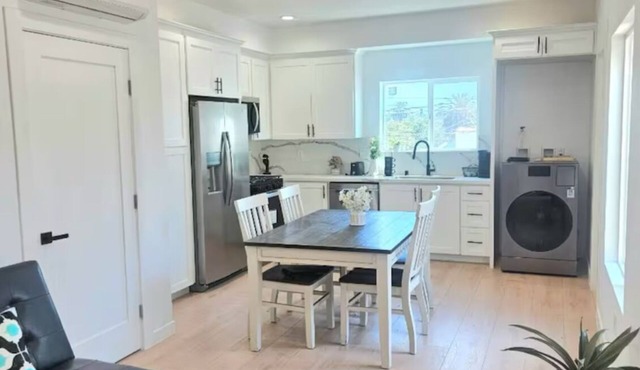 Brand New 2 Bedroom 3 Bathroom House 2 miles from Downtown LA