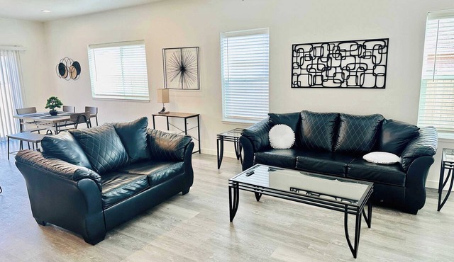 Brand New 3Bedrooms Fernley-20 Min to USA Pkwy/2Bath/Pets OK/Sleeps14